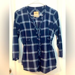 ⭐️HP⭐️ Hollister Plaid Button Down Size M
